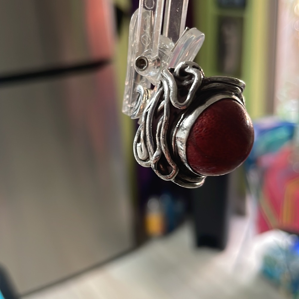 Sterling Silver Ring. Size 8. Red Stone. - Picture 3 of 6